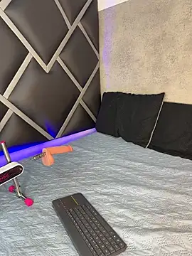 Lucian-greyy online show from February 17, 5:17 am