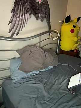 knownasreign online show from March 5, 8:10 am