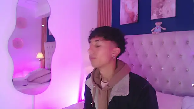 Aiden Rivers  online show from April 8, 1:20 pm