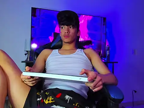 Lyam Russo online show from March 15, 5:48 am