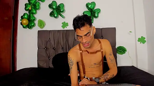 Gay Red Room online show from April 17, 2:58 am