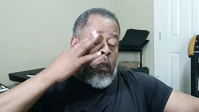 Cleozevo1961 online show from April 20, 4:20 pm