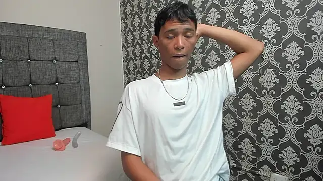 Little Twink19x online show from March 21, 7:18 pm