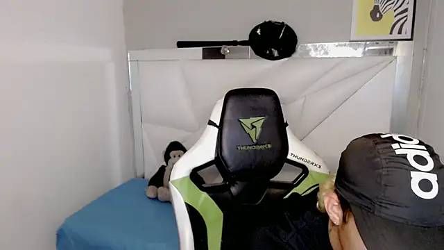 Street poemm  online show from March 5, 4:20 am