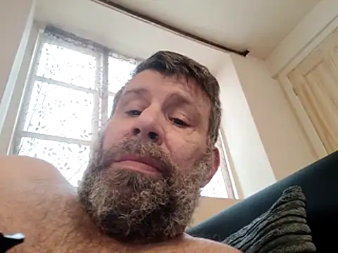 stud2512 online show from April 3, 4:04 pm