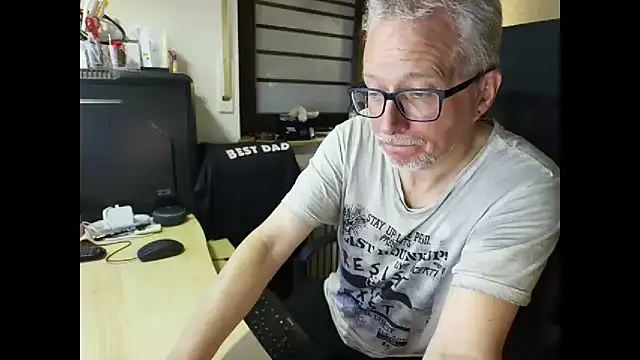 loenne1 online show from May 13, 8:39 pm