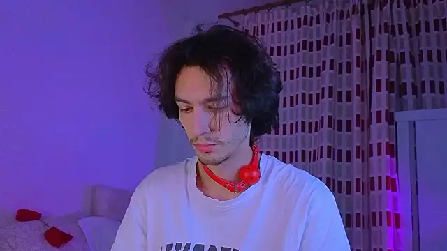 crybae online show from March 19, 12:47 am