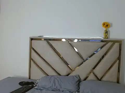 oliver   saint online show from March 3, 12:40 am