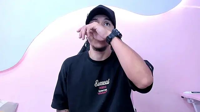 DanteLuxx online show from April 14, 4:23 am