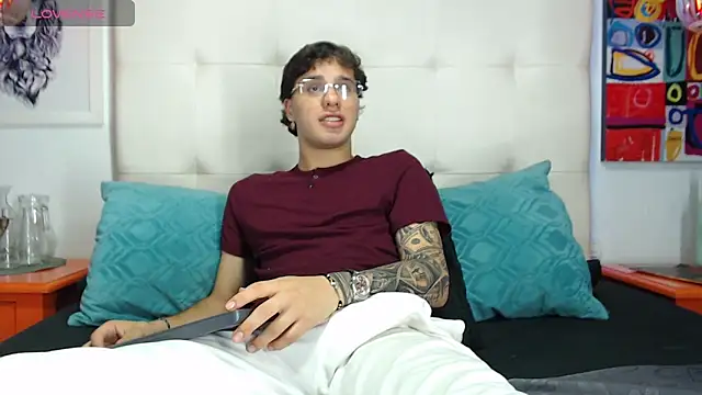 EXCLUSIVE8 online show from March 25, 8:29 am