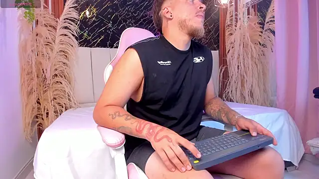 keane lee  online show from March 30, 12:17 pm