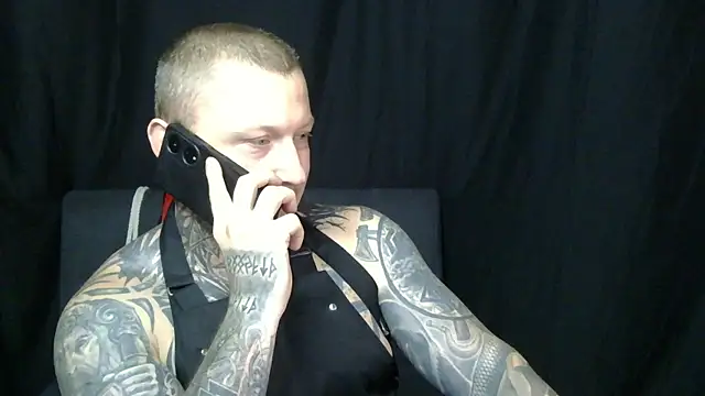 devilWithTats online show from July 4, 8:06 am