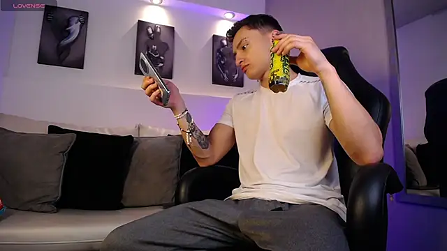 DIEGO JONES online show from March 14, 1:29 pm