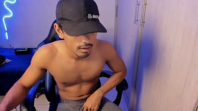 jossi12345j online show from April 6, 4:46 am