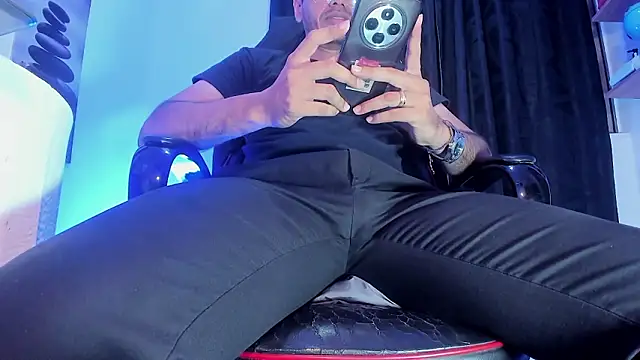 Nero 62 online show from March 2, 11:45 pm