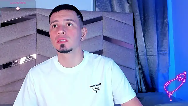 AxelNoiir  online show from March 4, 6:48 pm