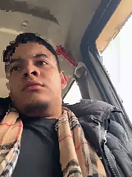 OliverTabordaa online show from March 22, 7:41 pm