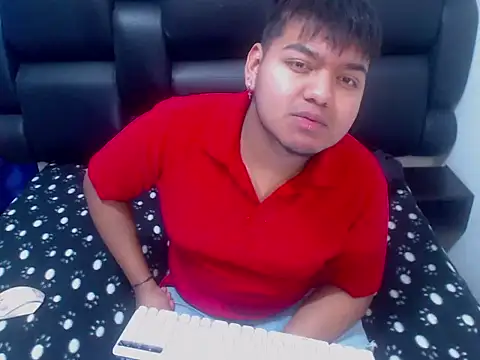 XNoahDeepThroatX online show from April 10, 1:51 pm