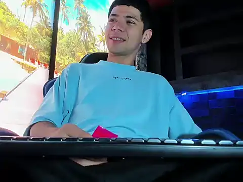 ChristoperGiraldo online show from April 5, 2:35 pm