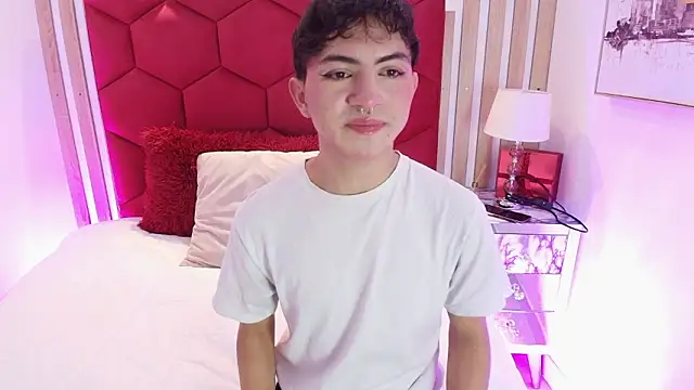 Cristopher Wild online show from March 24, 8:35 pm