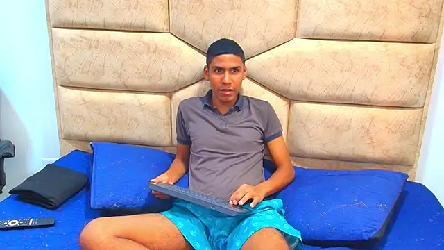 darkknight xx online show from March 6, 7:44 pm