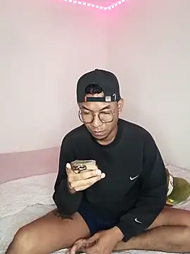 boyctg9797 online show from March 13, 5:19 pm