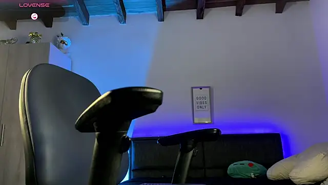 Mateobaer  online show from March 28, 3:18 am