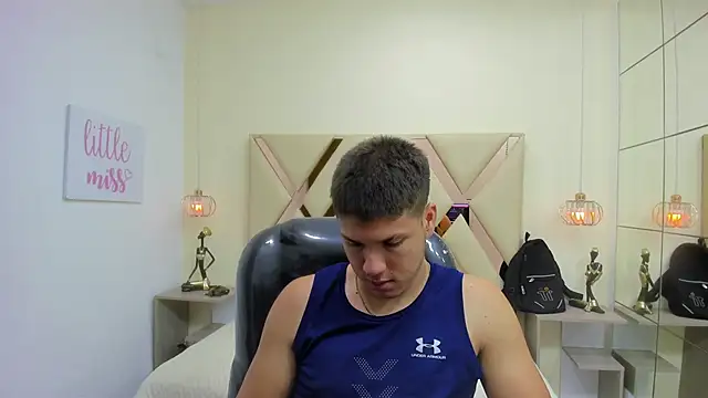 AlessandroFranco online show from May 29, 1:54 pm