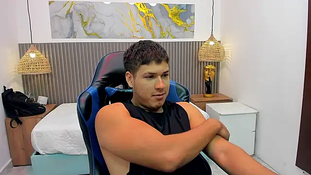 AlessandroFranco online show from July 28, 12:45 pm