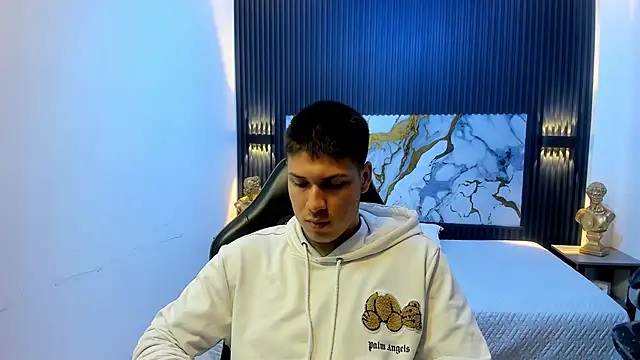 AlessandroFranco online show from May 28, 1:31 pm