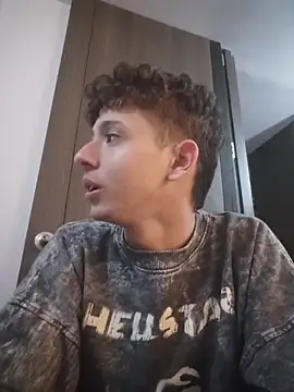 Daniel Roy online show from March 25, 5:33 am