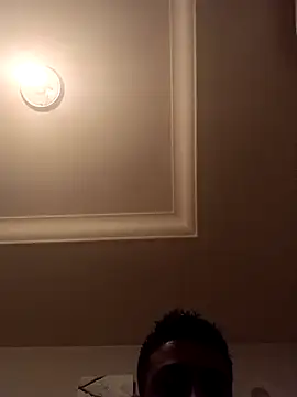 lucassos1 online show from April 16, 4:56 am