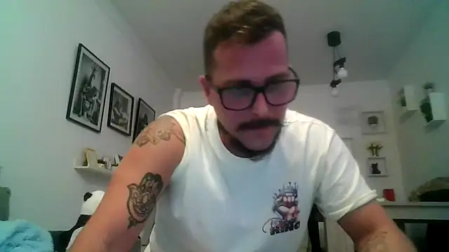 yanick931 online show from April 9, 11:44 pm