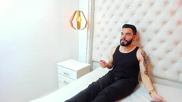 JEAN LEWIS2 online show from April 16, 8:09 pm