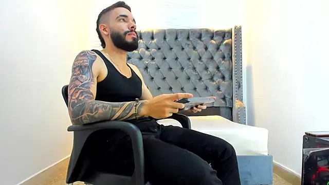 JEAN LEWIS2 online show from April 1, 3:30 am