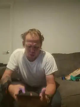 yourMasterisBored online show from April 28, 2:27 am