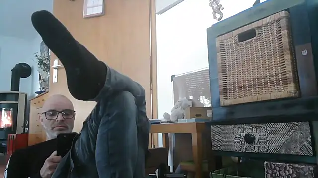 Thomate24 online show from April 4, 10:01 am