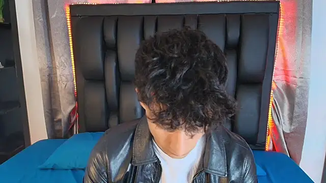 MaxiimoRomano  online show from June 19, 4:34 pm