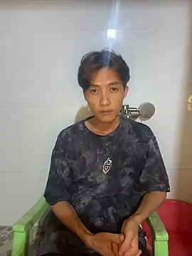 Nguyencuong1999 online show from June 29, 4:18 pm