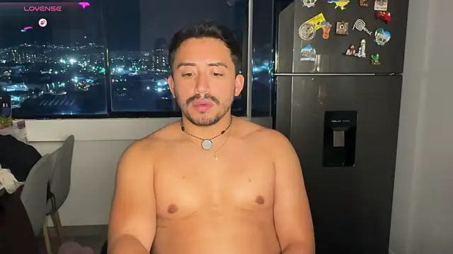 Diego Latinguy online show from March 31, 1:29 am