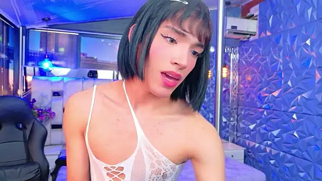 IsaacNovaa online show from May 9, 8:21 pm