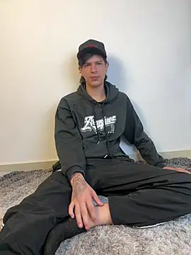 Omeo Ryan online show from March 31, 1:57 pm