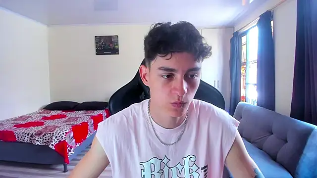 Luke Chill online show from April 1, 6:38 pm