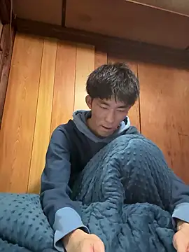 Kyouso  Sama online show from April 12, 12:50 pm