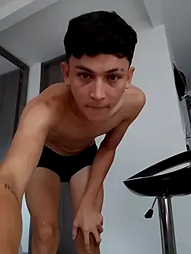 noahcambel online show from April 4, 8:06 pm