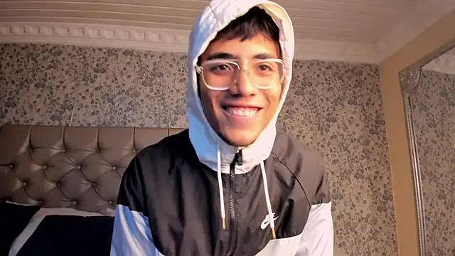 DannTaylor online show from May 2, 12:30 pm