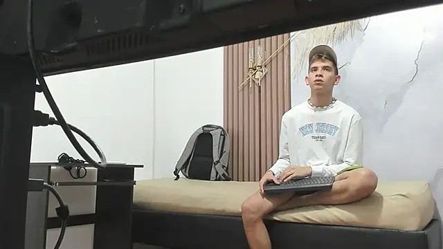 Ethanhot os online show from May 12, 7:55 pm