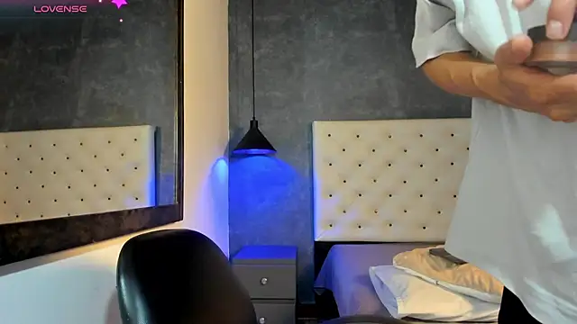 Jara Chick online show from May 15, 8:17 pm