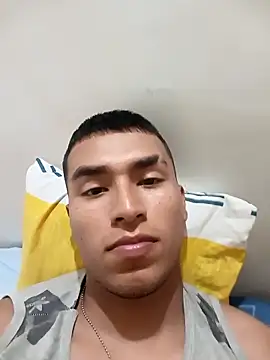 estivenhot online show from April 8, 11:24 pm