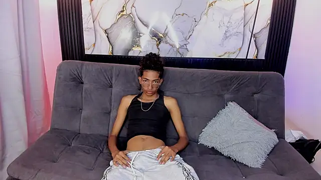 triiangel latinboy online show from May 22, 12:43 pm